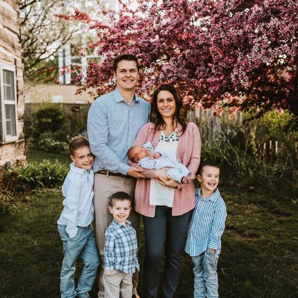 Meet your Posher, Stephanie - Picture 1 of 1